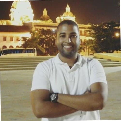 Luis Zárate — Consultor de Paid Media, 8+ años en paid media gestionando más de $2M anuales en Meta Ads y Google Ads